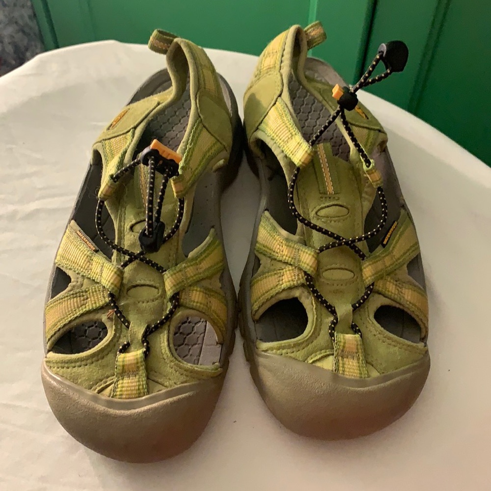 Keen Waterproof shoes Women’s 9.5